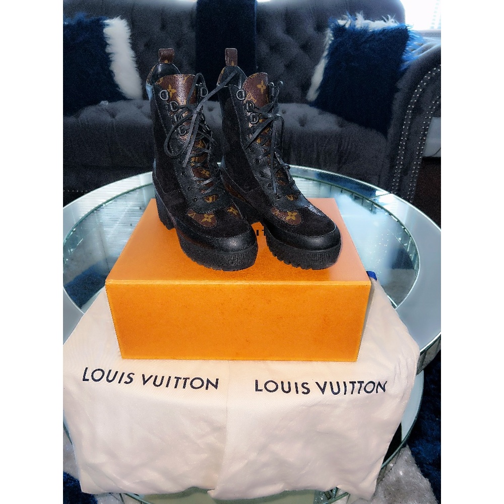 LAUREATE PLATFORM DESERT BOOT